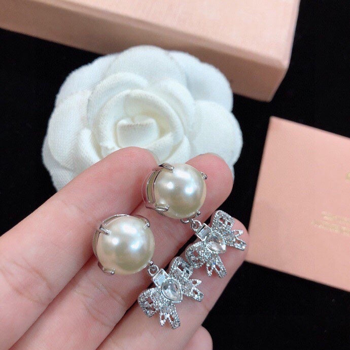 MIUMIU 26S PEARL BOW DROP EARRINGS WITH CRYSTALS IN SILVER TONE METAL 633769