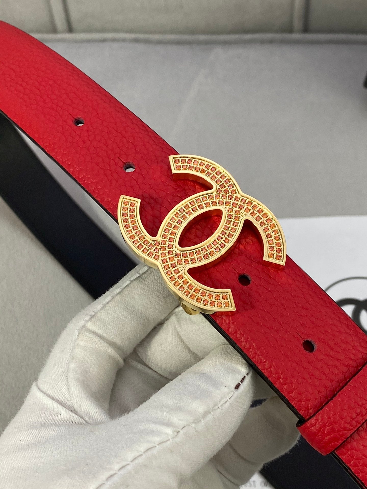 CC 26S BELT 30 MM IN RED CALFSKIN STONE EMBELLISHED GOLD TONE 661123