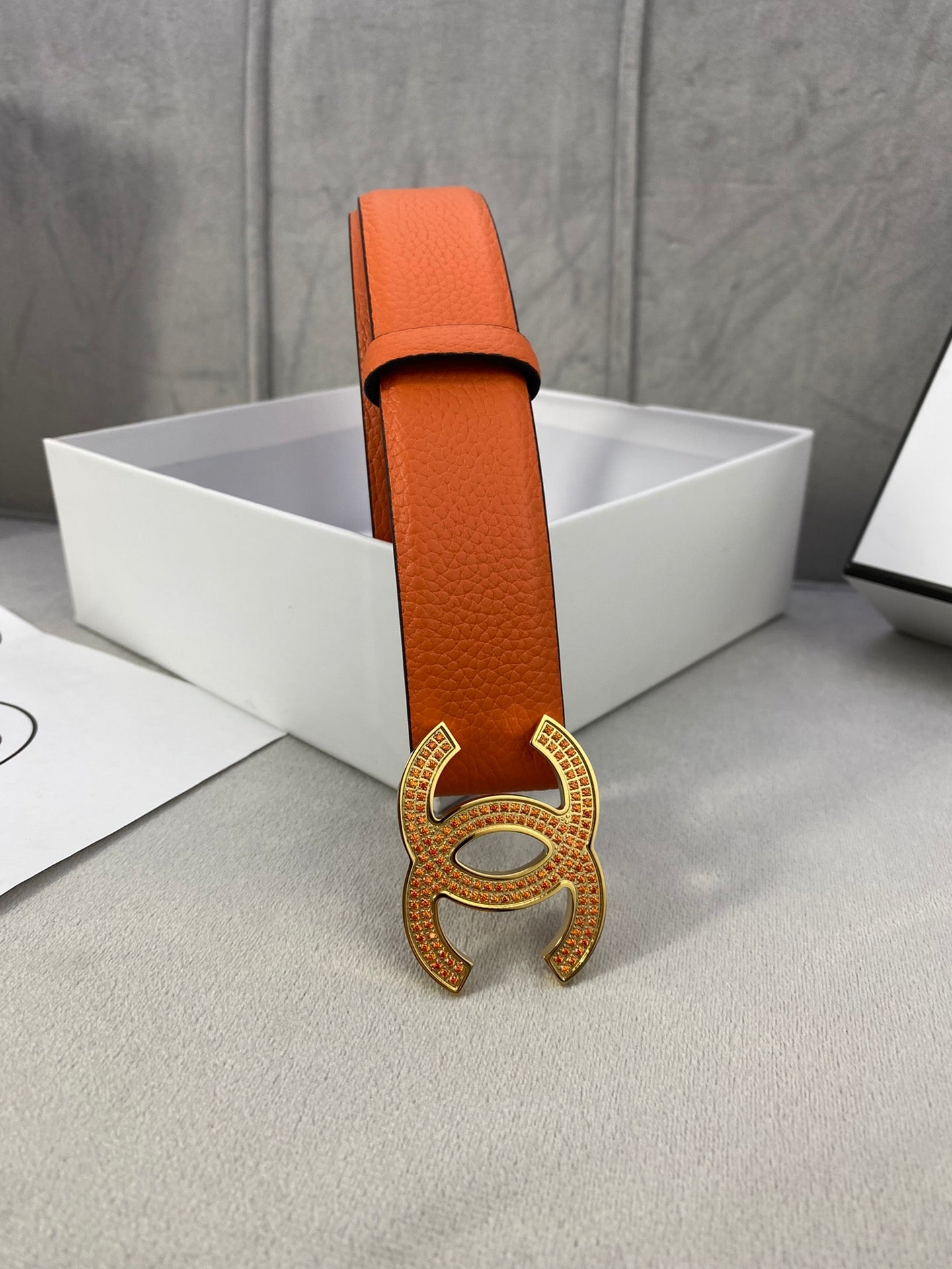 CC 26S BELT 30 MM IN ORANGE CALFSKIN STONE EMBELLISHED GOLD TONE 661125