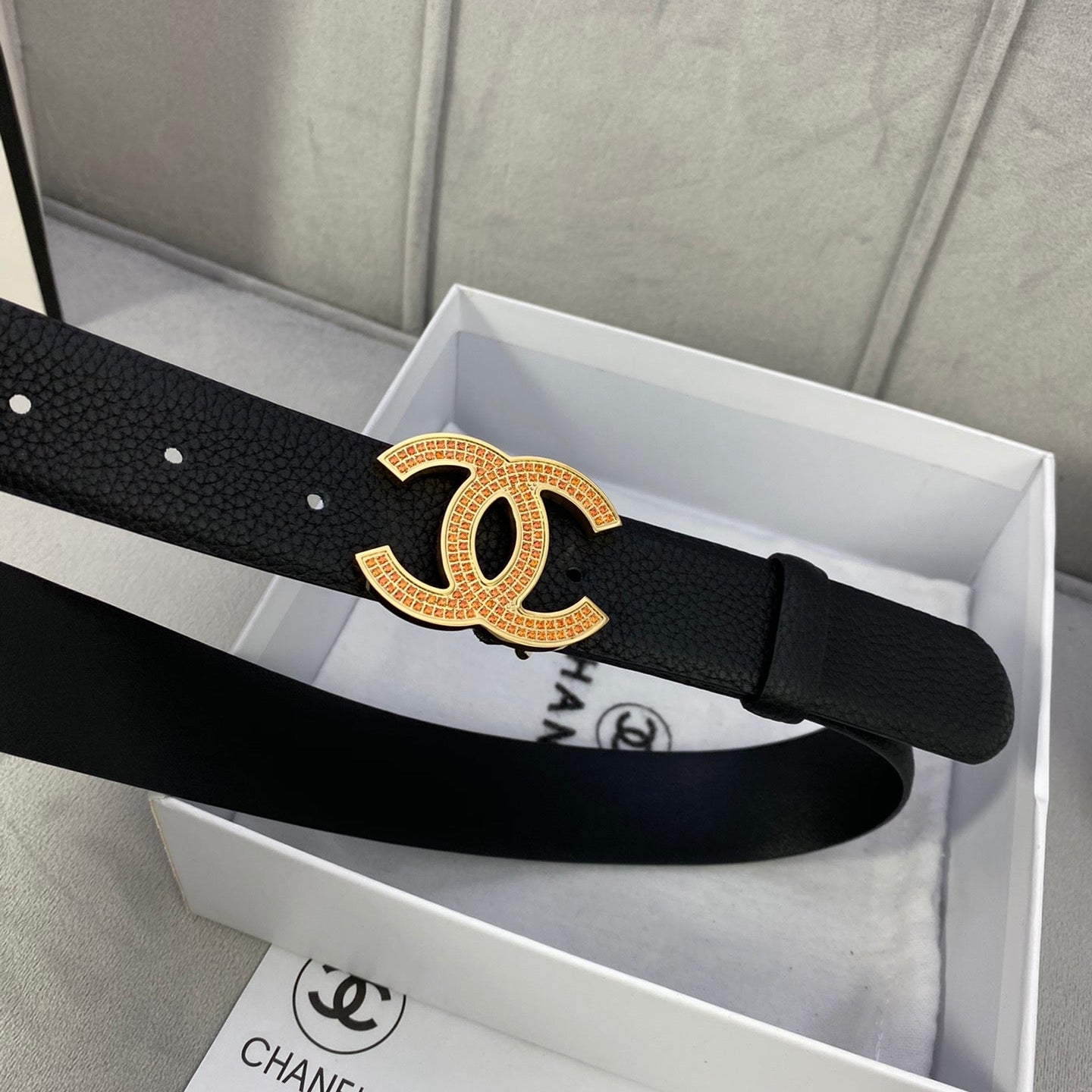 CC 26S BELT 30 MM IN BLACK CALFSKIN STONE EMBELLISHED GOLD TONE 661126