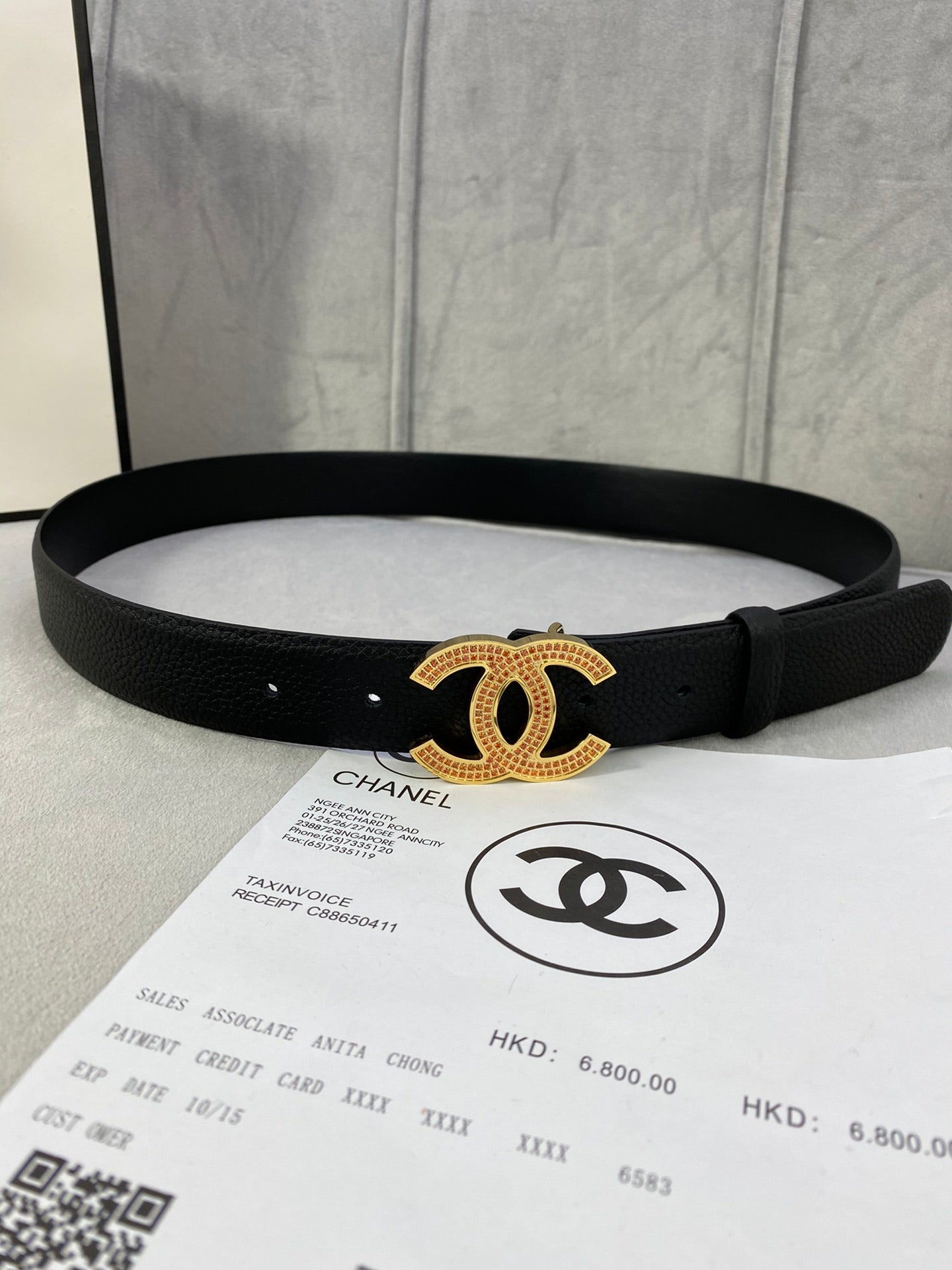 CC 26S BELT 30 MM IN BLACK CALFSKIN STONE EMBELLISHED GOLD TONE 661126