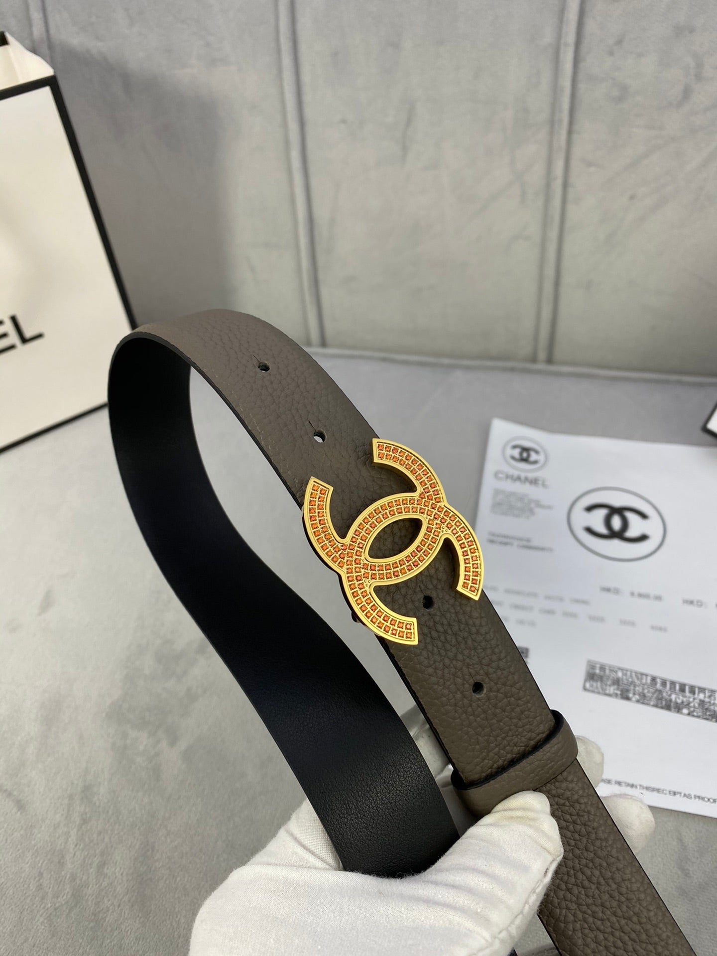 CC 26S BELT 30 MM IN TAUPE CALFSKIN STONE EMBELLISHED GOLD TONE 661127