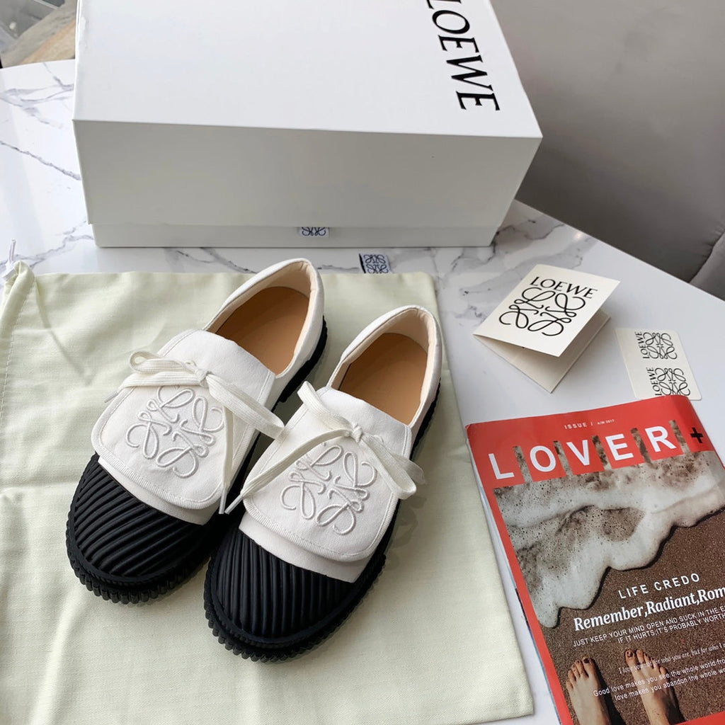 LOEWE 26S ANAGRAM FLAP SNEAKERS IN WHITE CANVAS