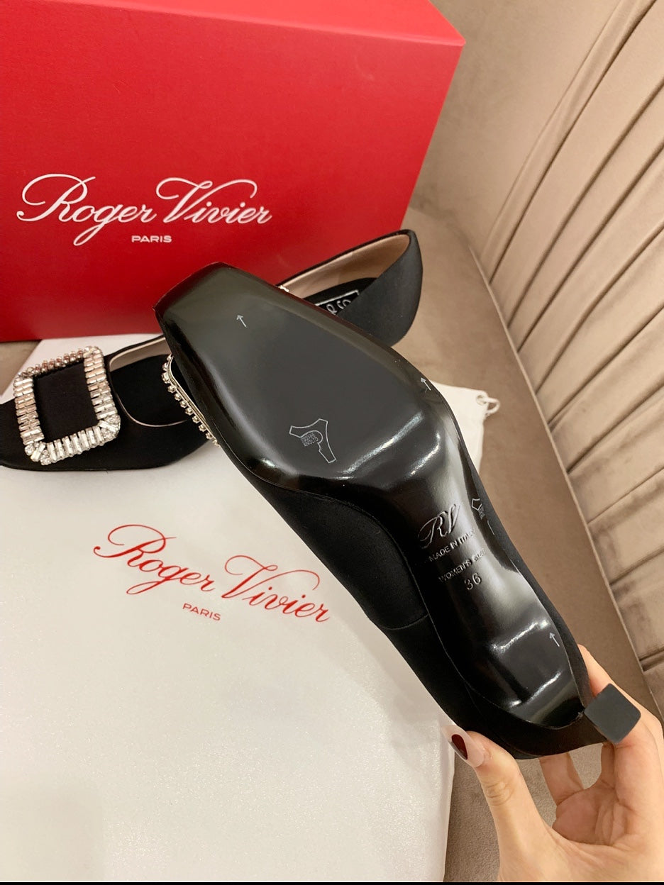 TROMPETTE PUMPS IN BLACK SILK CRYSTAL BUCKLE