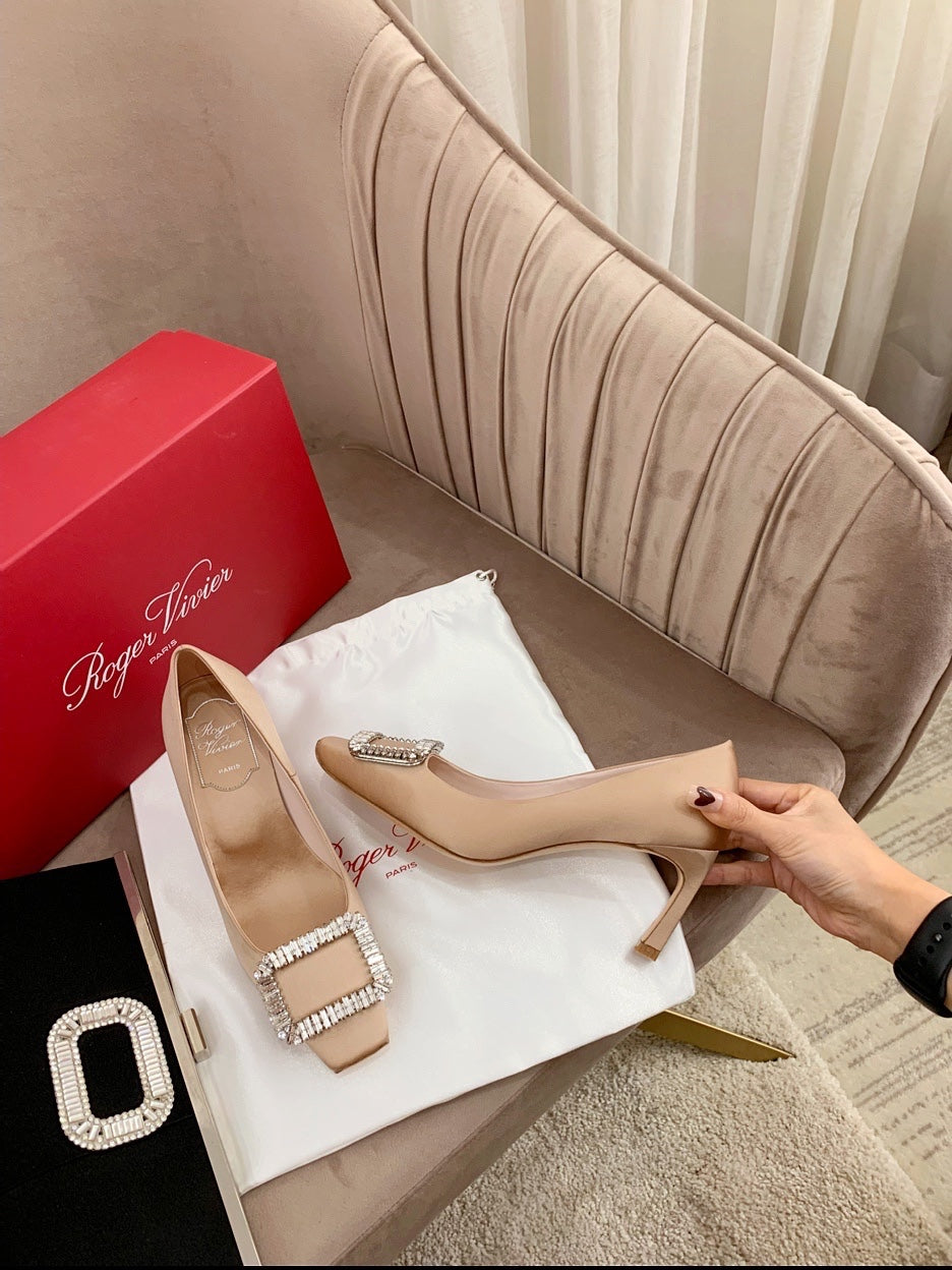 TROMPETTE PUMPS IN BEIGE SILK CRYSTAL BUCKLE