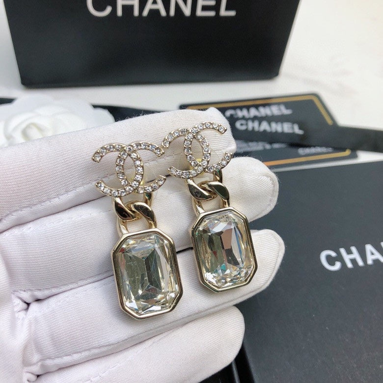 CHANEL 26S DOUBLE C LOGO CRYSTAL OCTAGON CLEAR STONE DROP EARRINGS IN GOLD METAL 6310872