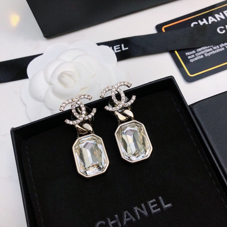 CHANEL 26S DOUBLE C LOGO CRYSTAL OCTAGON CLEAR STONE DROP EARRINGS IN GOLD METAL 6310872