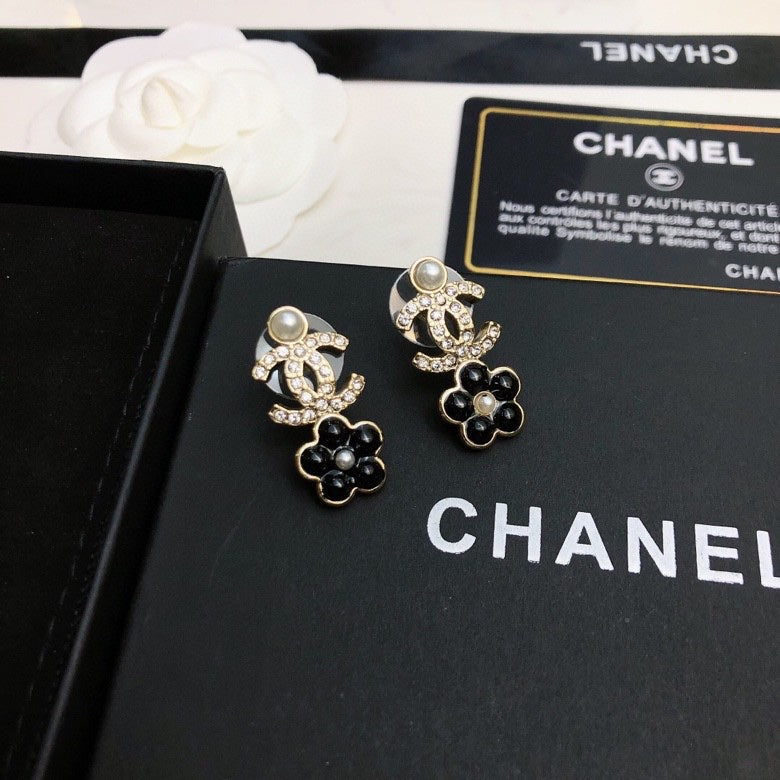 CHANEL 26S DOUBLE C LOGO CRYSTAL & BLACK FLOWER DROP EARRINGS IN GOLD METAL 633331