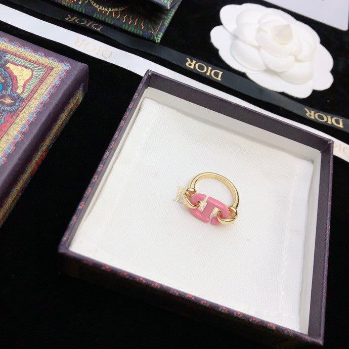 CD 26S PINK ENAMEL LINK CHAIN RING IN GOLD METAL