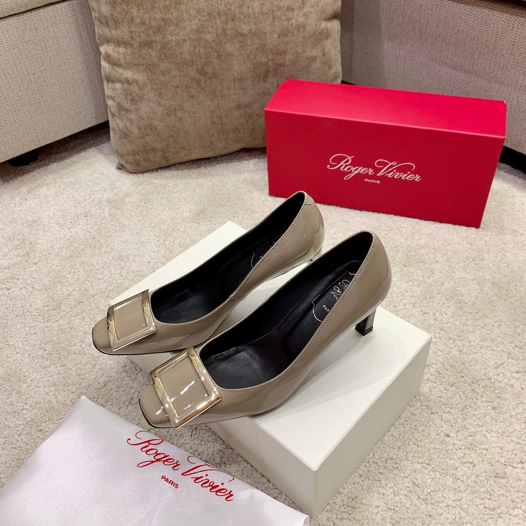 BELLE VIVIER PUMPS IN BEIGE GLOSSY CALFSKIN GOLD BUCKLE