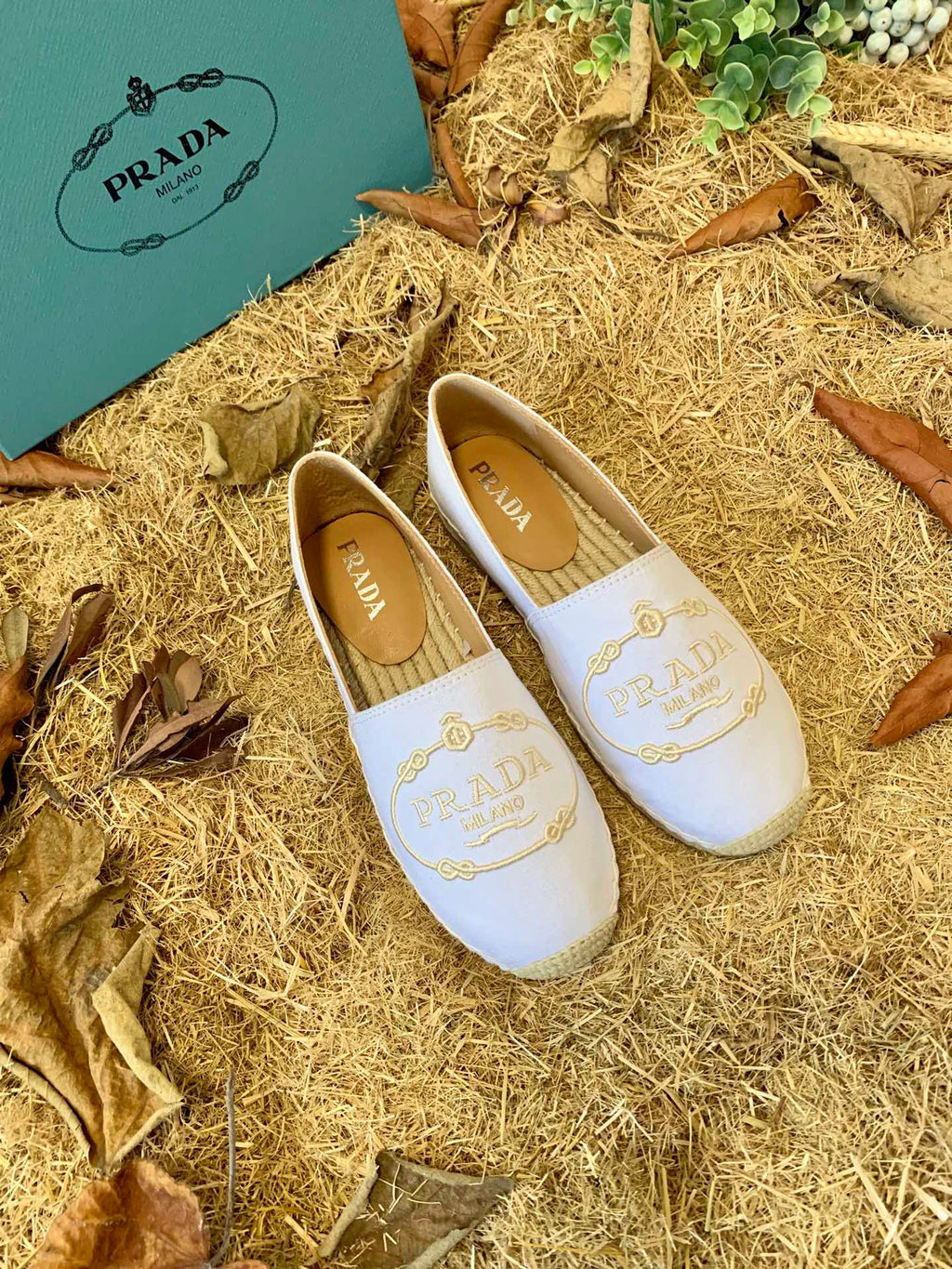 PRADA 26S ESPADRILLE FLATS IN WHITE CANVAS EMBROIDERED LOGO