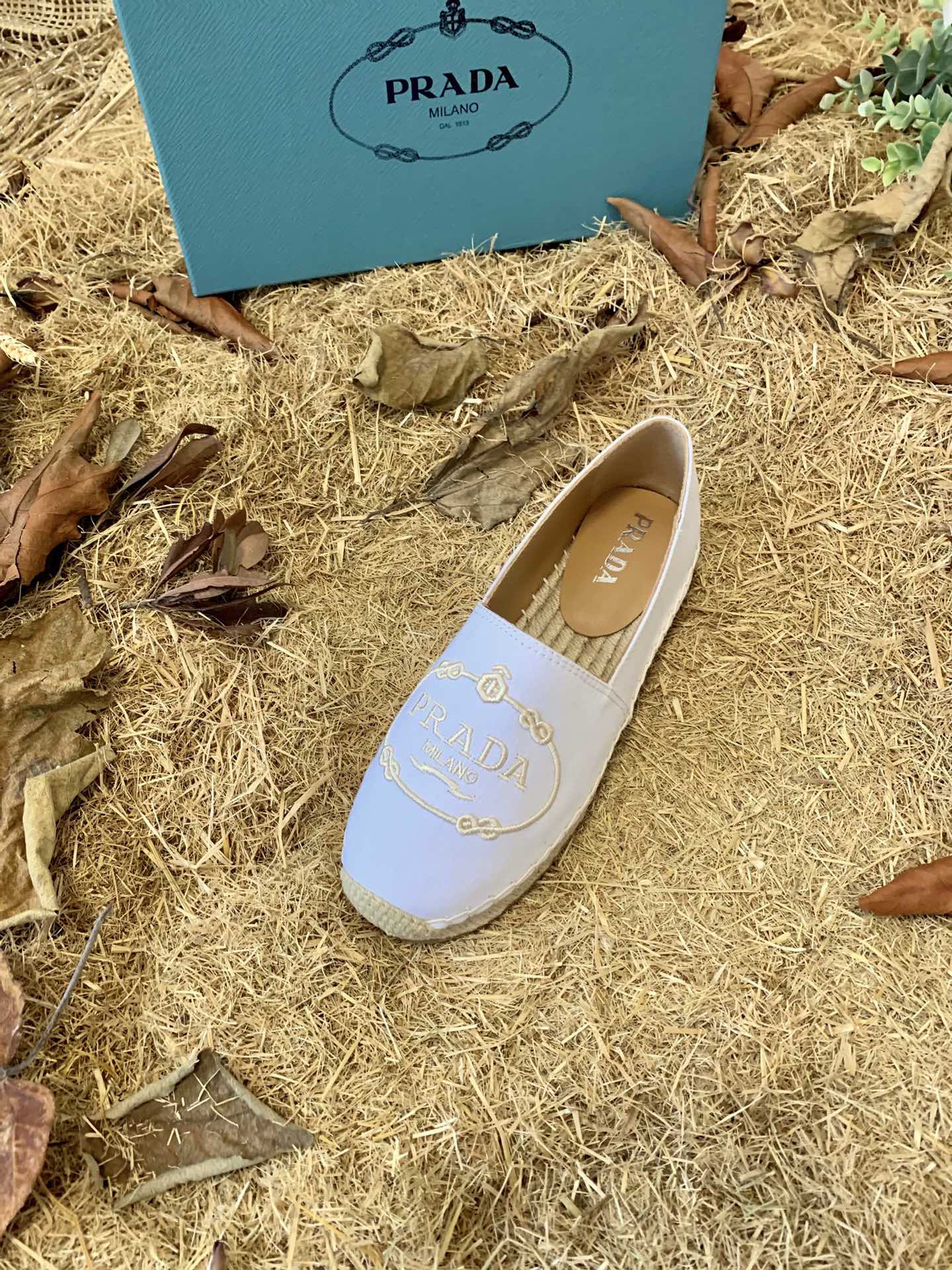 PRADA 26S ESPADRILLE FLATS IN WHITE CANVAS EMBROIDERED LOGO