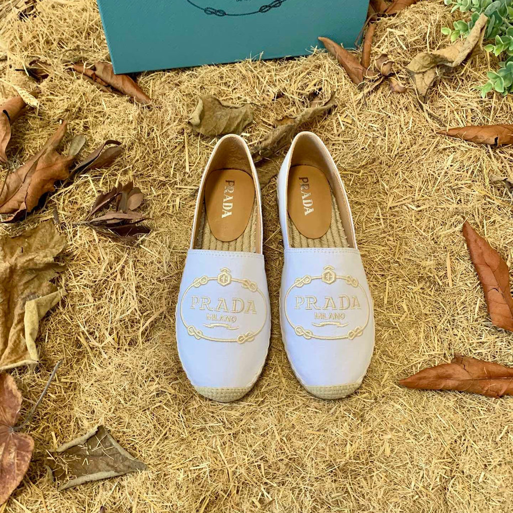 PRADA 26S ESPADRILLE FLATS IN WHITE CANVAS EMBROIDERED LOGO