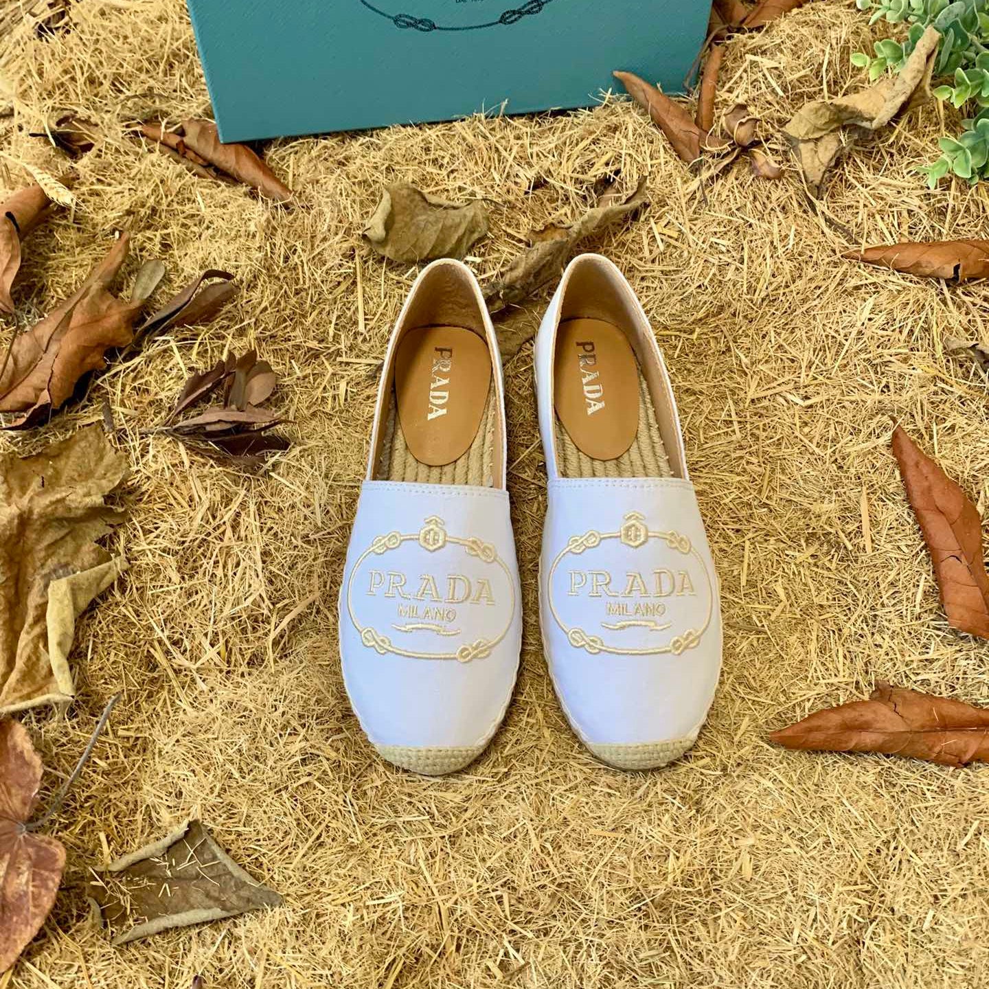 PRADA 26S ESPADRILLE FLATS IN WHITE CANVAS EMBROIDERED LOGO