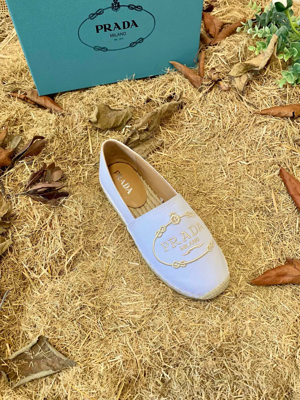 PRADA 26S ESPADRILLE FLATS IN WHITE CANVAS EMBROIDERED LOGO