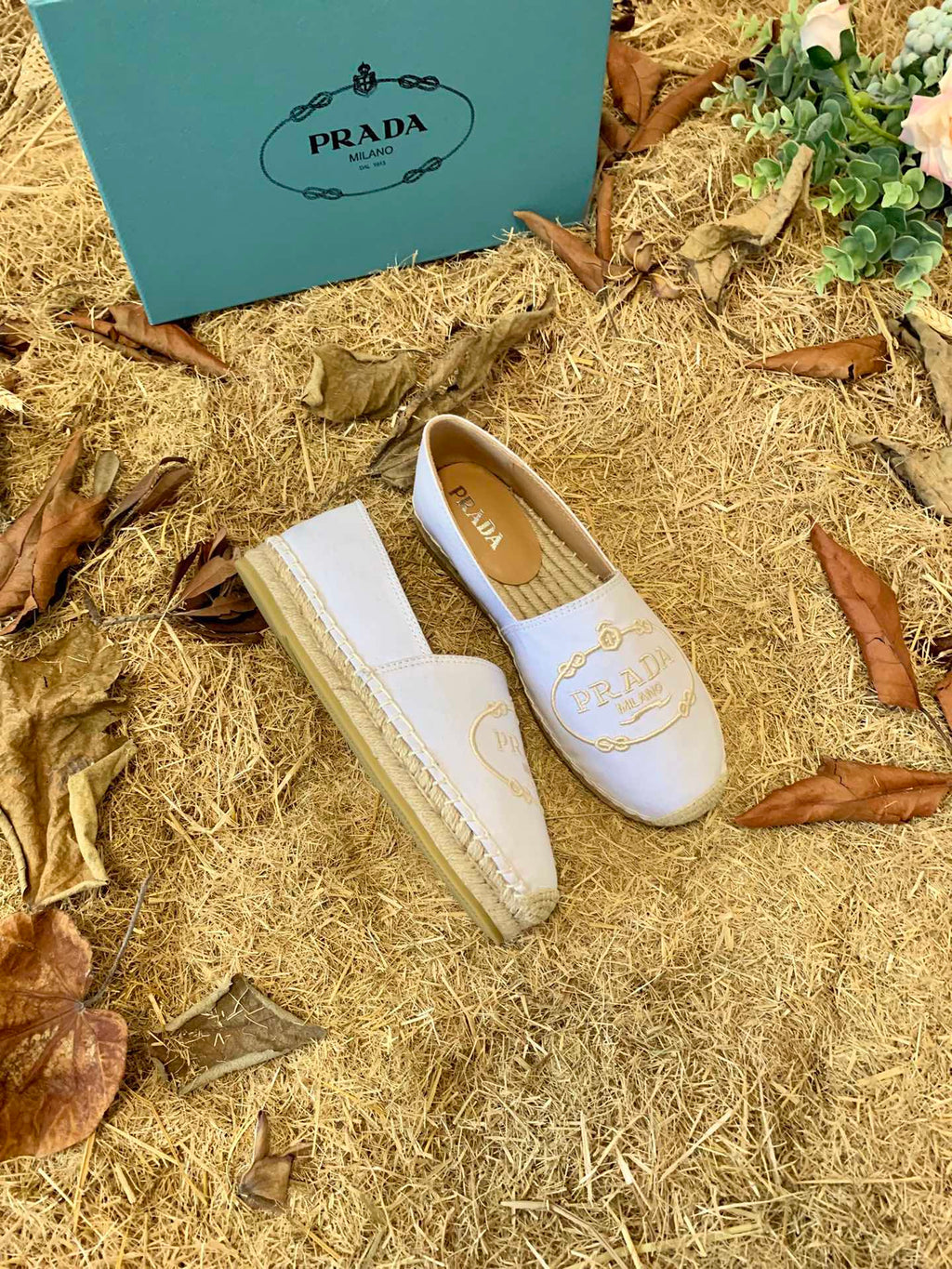 PRADA 26S ESPADRILLE FLATS IN WHITE CANVAS EMBROIDERED LOGO