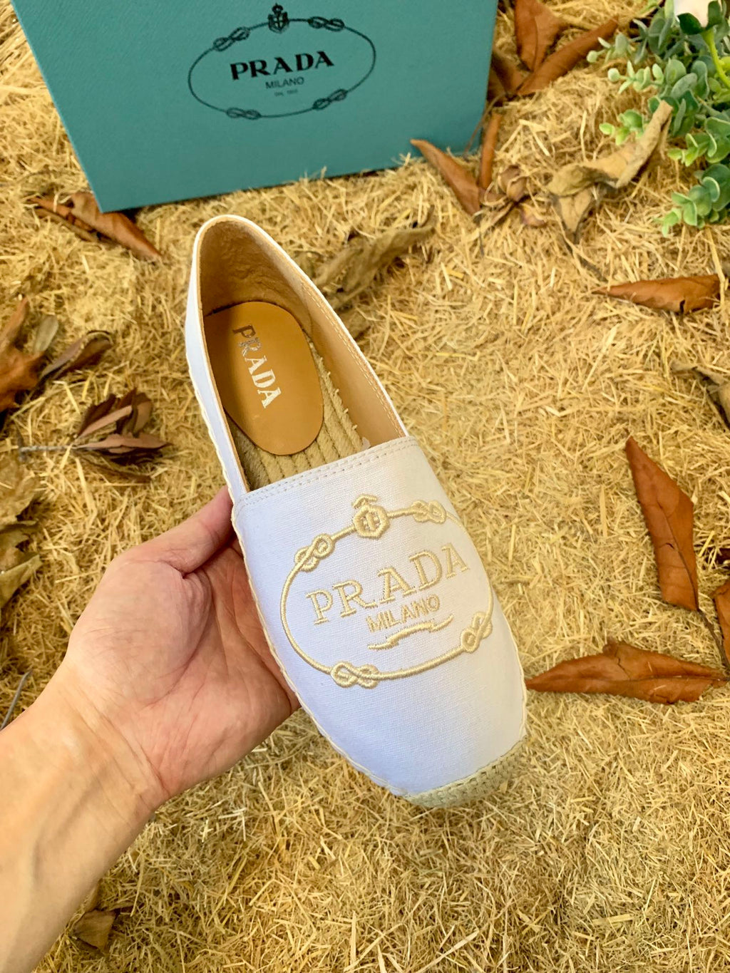 PRADA 26S ESPADRILLE FLATS IN WHITE CANVAS EMBROIDERED LOGO