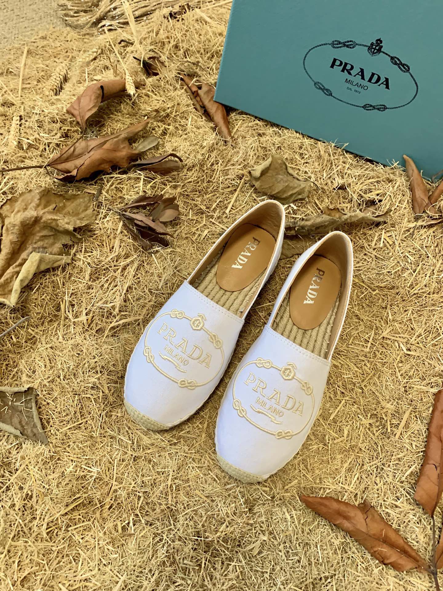 PRADA 26S ESPADRILLE FLATS IN WHITE CANVAS EMBROIDERED LOGO