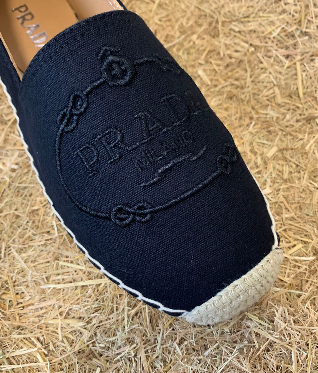 PRADA 26S ESPADRILLE FLATS IN BLACK CANVAS EMBROIDERED LOGO