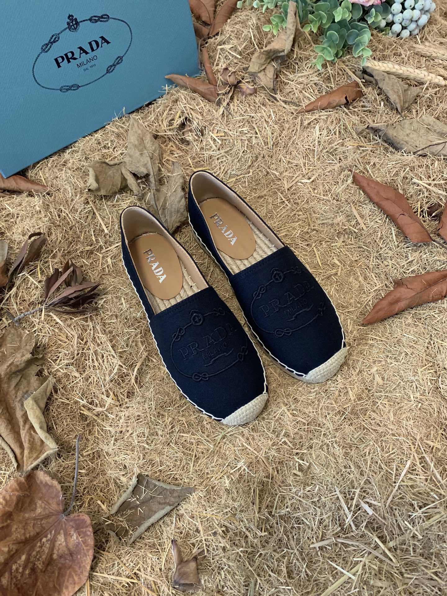 PRADA 26S ESPADRILLE FLATS IN BLACK CANVAS EMBROIDERED LOGO