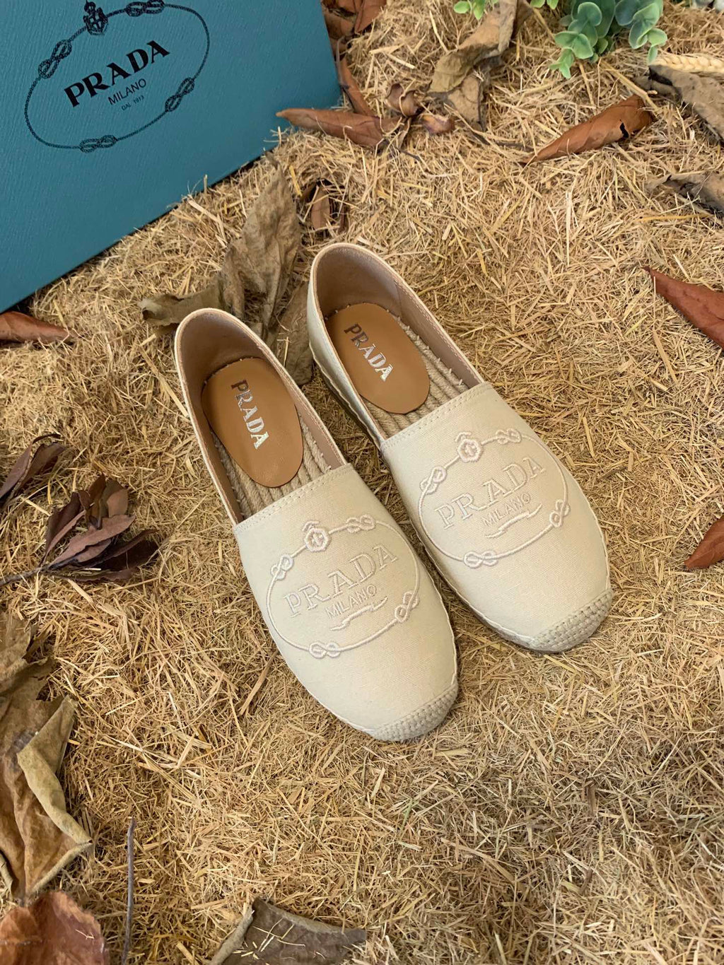 PRADA 26S ESPADRILLE FLATS IN LIGHT BEIGE CANVAS EMBROIDERED LOGO