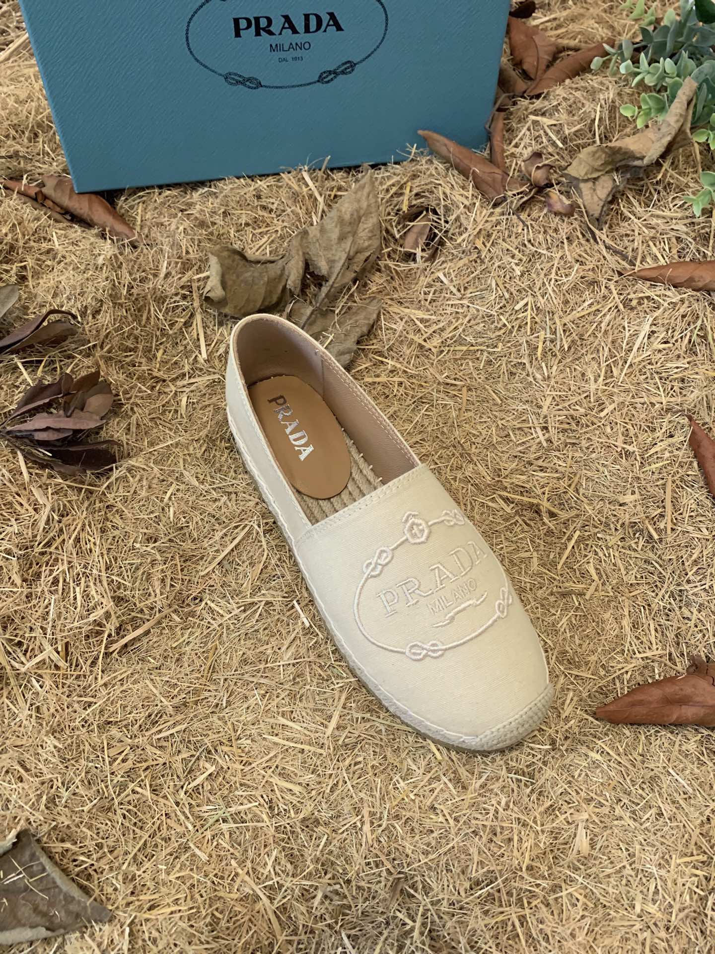 PRADA 26S ESPADRILLE FLATS IN LIGHT BEIGE CANVAS EMBROIDERED LOGO