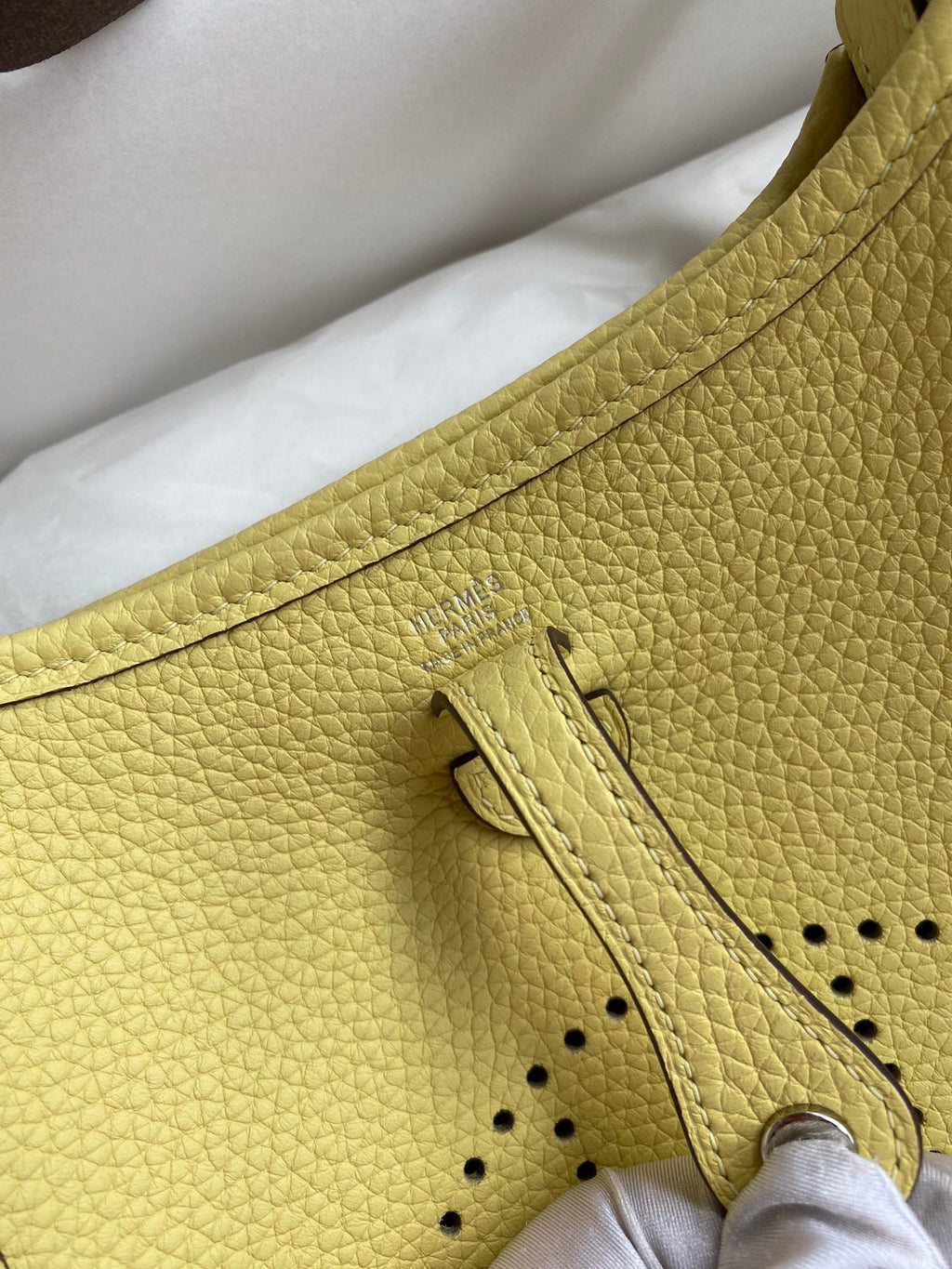 HM 25S EVELYNE 17 CM IN YELLOW COWHIDE AND BEIGE CANVAS WITH SILVER HARDWARE
