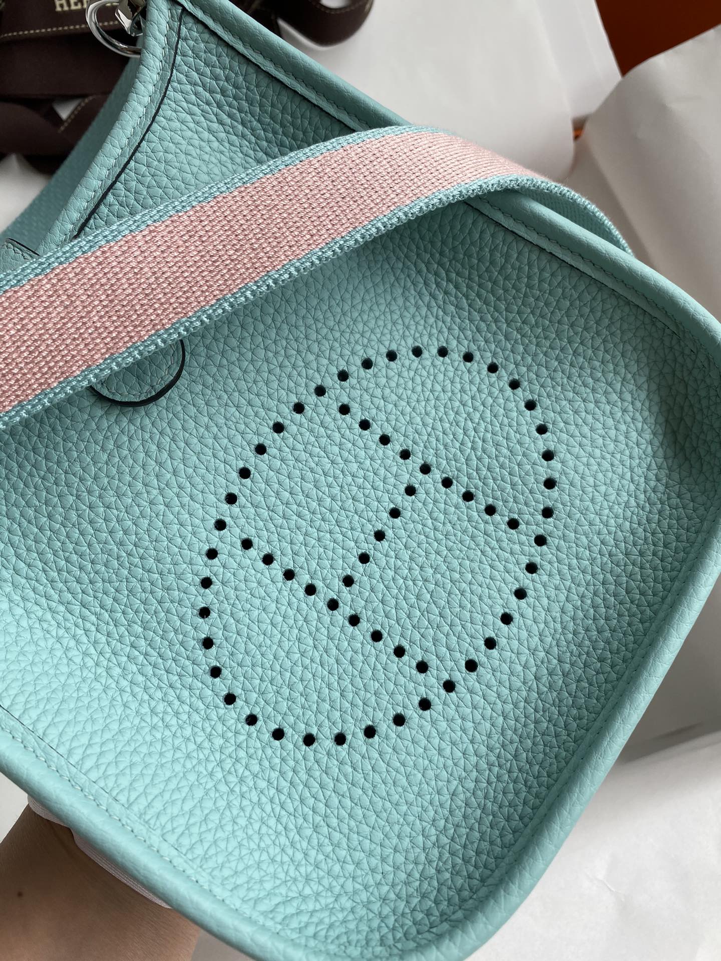 HM 25S EVELYNE 17 CM IN PASTEL BLUE COWHIDE AND CANVAS WITH SILVER HARDWARE