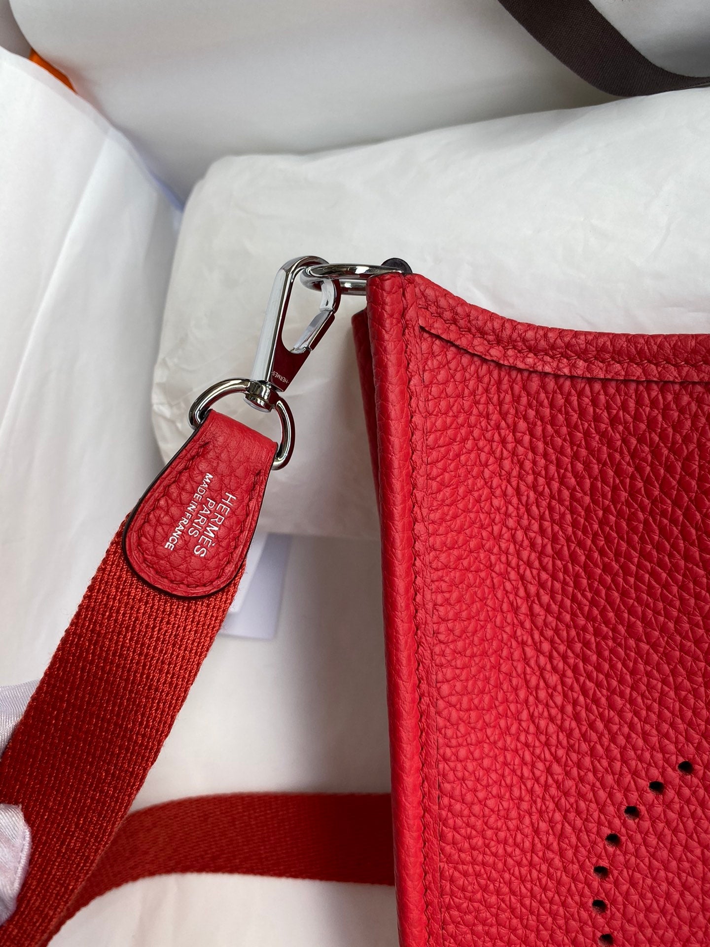 HM 25S EVELYNE 17 CM IN RED COWHIDE AND CANVAS WITH SILVER HARDWARE