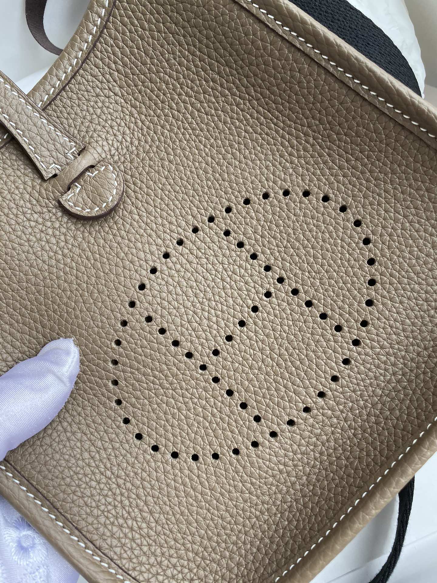 HM 25S EVELYNE 17 CM IN LIGHT EARTH BROWN COWHIDE AND BLACK CANVAS WITH SILVER HARDWARE