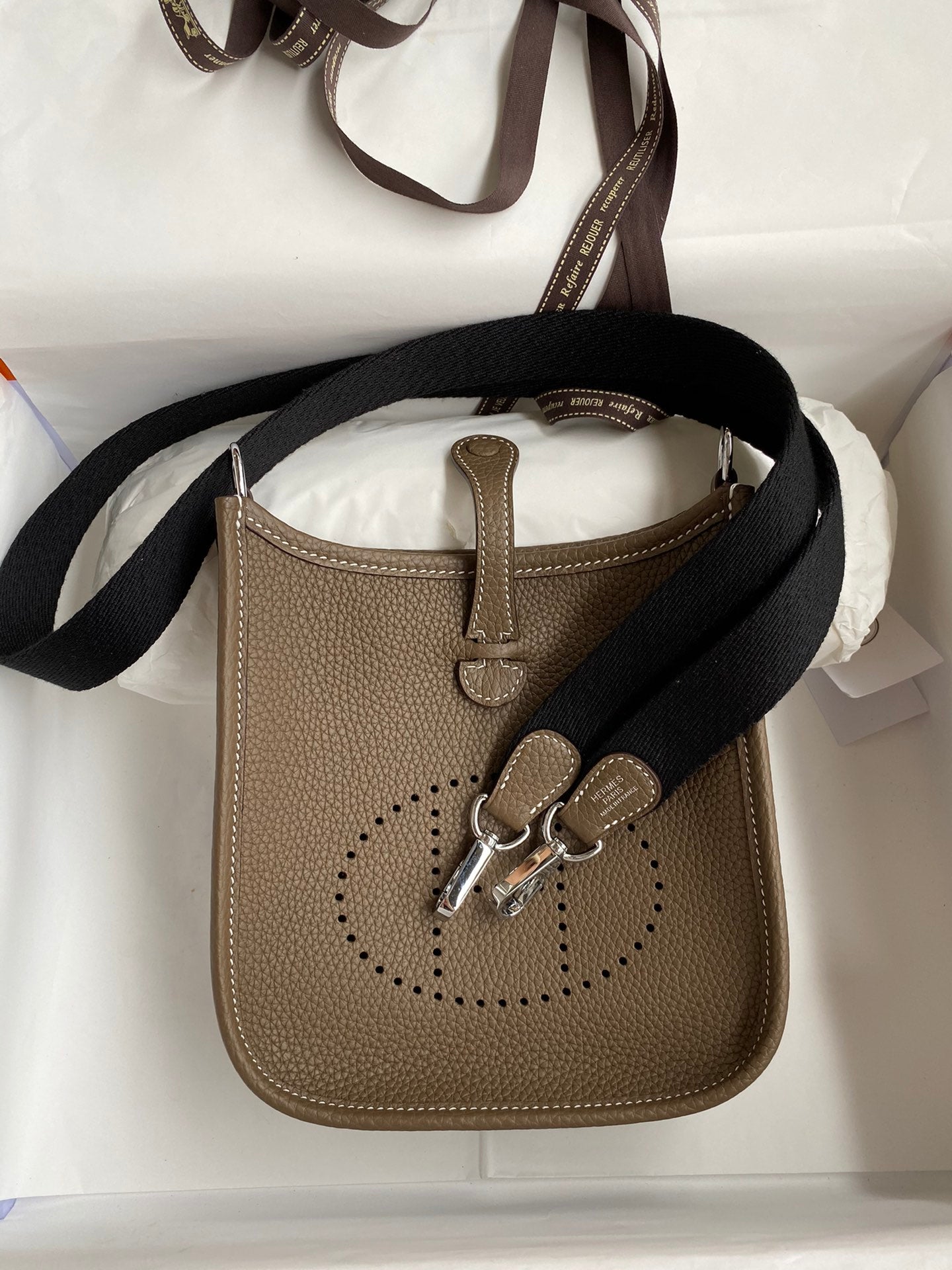 HM 25S EVELYNE 17 CM IN LIGHT EARTH BROWN COWHIDE AND BLACK CANVAS WITH SILVER HARDWARE
