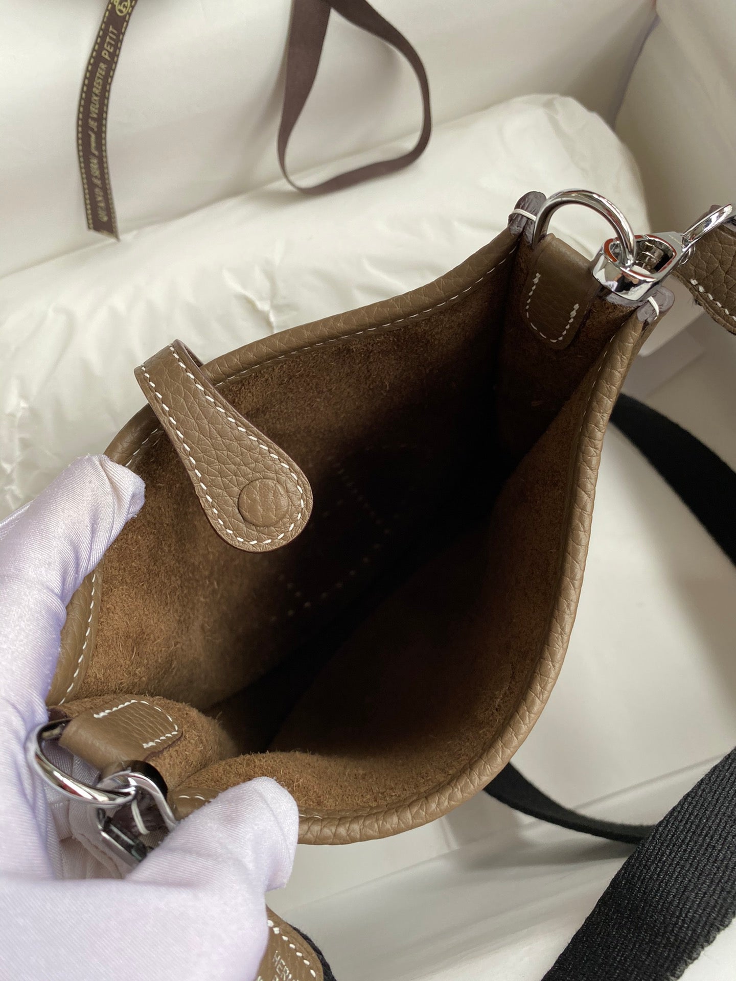 HM 25S EVELYNE 17 CM IN LIGHT EARTH BROWN COWHIDE AND BLACK CANVAS WITH SILVER HARDWARE