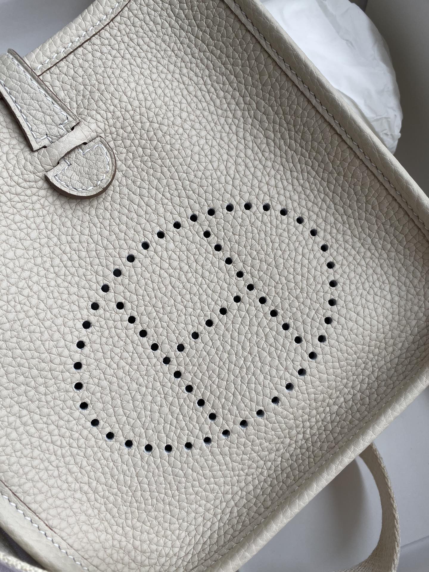 HM 25S EVELYNE 17 CM IN LIGHT BEIGE COWHIDE AND CANVAS WITH GOLD HARDWARE
