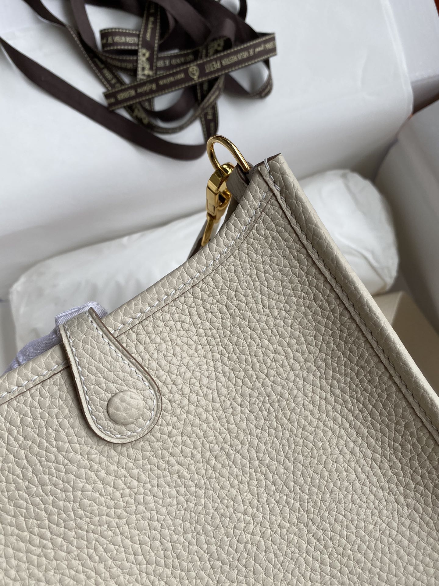 HM 25S EVELYNE 17 CM IN LIGHT BEIGE COWHIDE AND CANVAS WITH GOLD HARDWARE