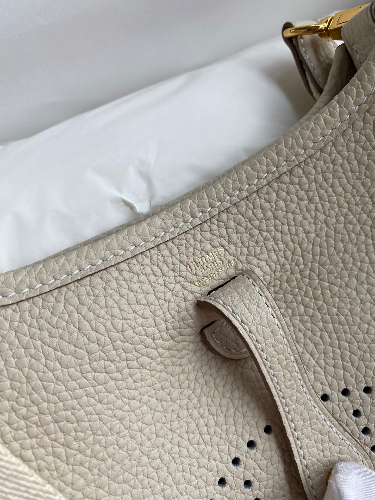 HM 25S EVELYNE 17 CM IN LIGHT BEIGE COWHIDE AND CANVAS WITH GOLD HARDWARE