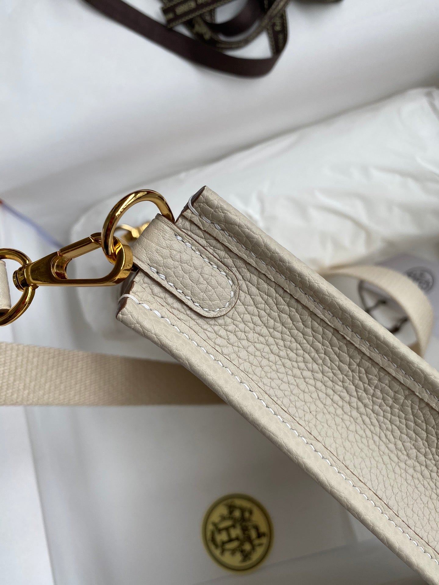 HM 25S EVELYNE 17 CM IN LIGHT BEIGE COWHIDE AND CANVAS WITH GOLD HARDWARE