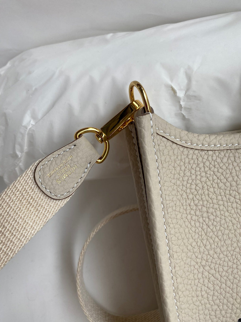 HM 25S EVELYNE 17 CM IN LIGHT BEIGE COWHIDE AND CANVAS WITH GOLD HARDWARE