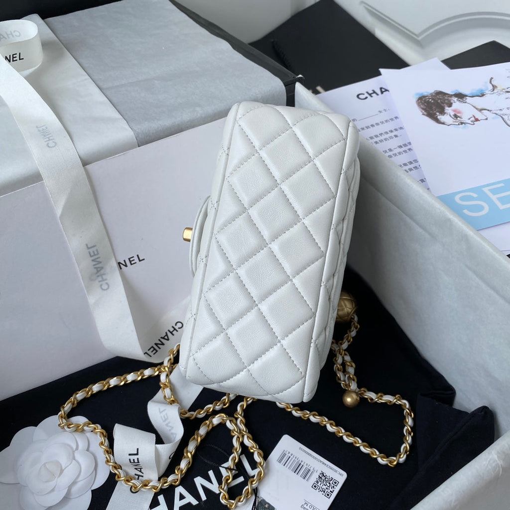 CHANEL 25S SMALL FLAP BAG 17 IN WHITE LAMBSKIN GOLD HARDWARE