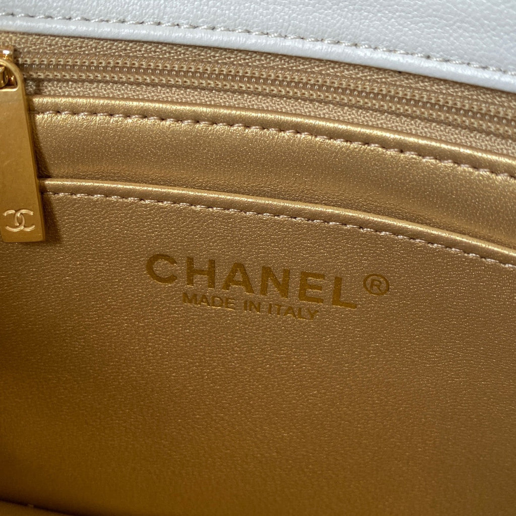 CHANEL 25S SMALL FLAP BAG 17 IN WHITE LAMBSKIN GOLD HARDWARE