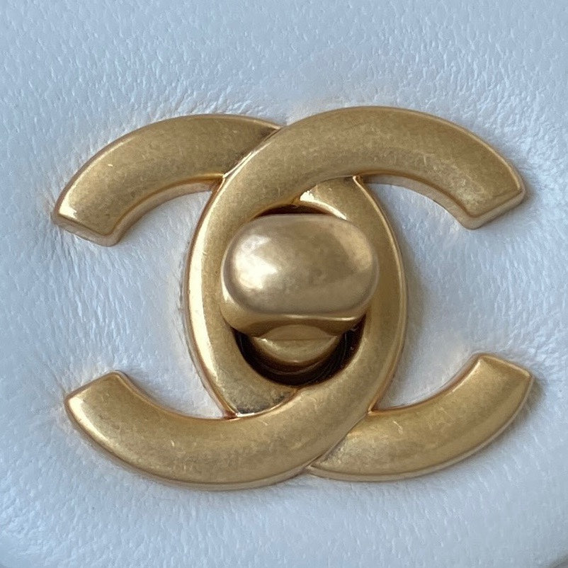 CHANEL 25S SMALL FLAP BAG 17 IN WHITE LAMBSKIN GOLD HARDWARE
