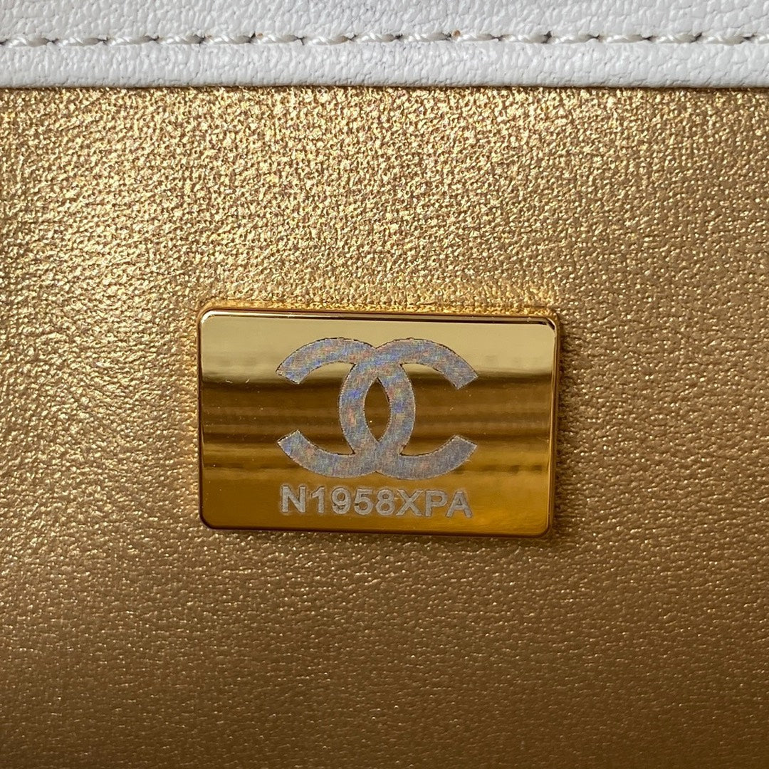 CHANEL 25S SMALL FLAP BAG 17 IN WHITE LAMBSKIN GOLD HARDWARE