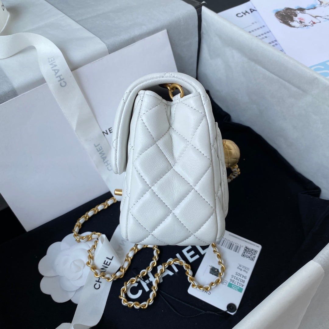 CHANEL 25S SMALL FLAP BAG 17 IN WHITE LAMBSKIN GOLD HARDWARE