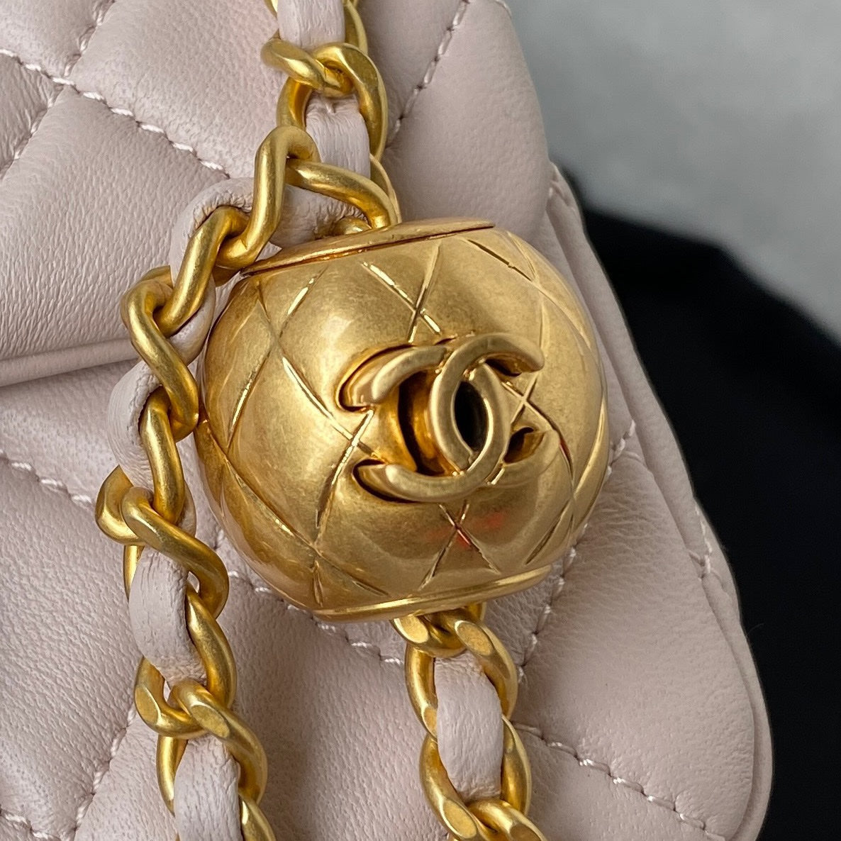 CHANEL 25S SMALL FLAP BAG 17 IN LIGHT PINK LAMBSKIN GOLD HARDWARE