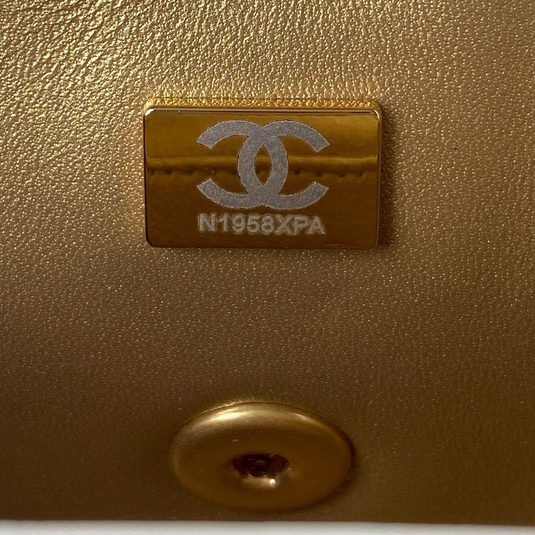 CHANEL 25S FLAP BAG 20 IN WHITE LAMBSKIN GOLD HARDWARE