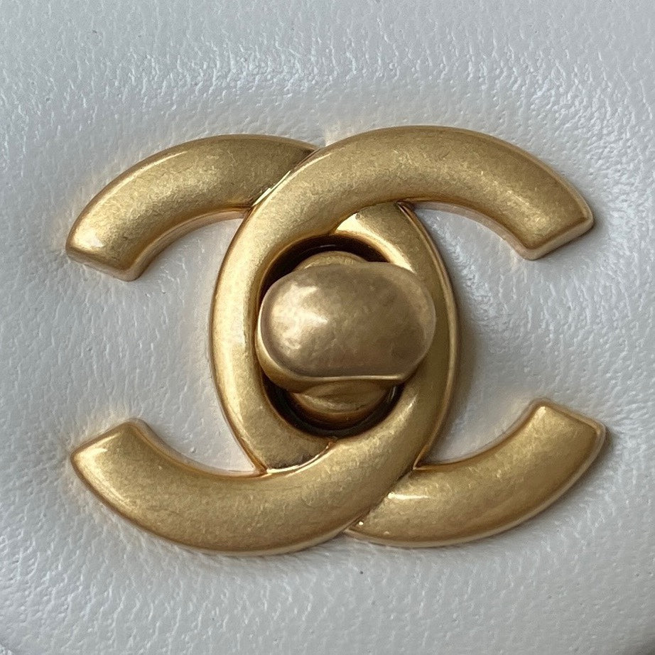 CHANEL 25S FLAP BAG 20 IN WHITE LAMBSKIN GOLD HARDWARE