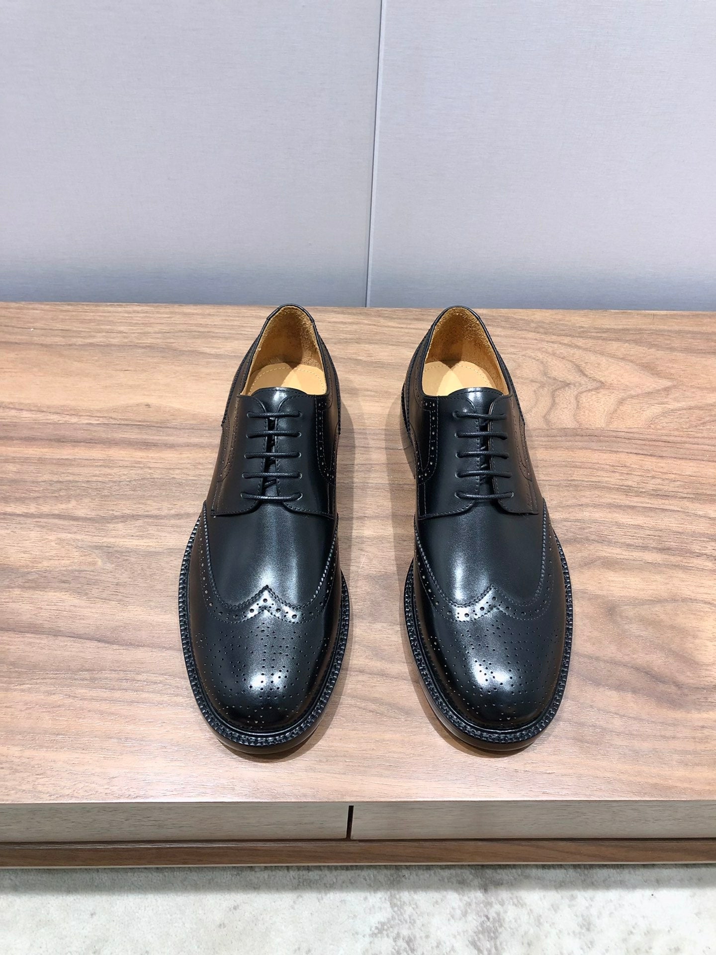 CD LONDON WINGTIP OXFORD BLACK CALFSKIN