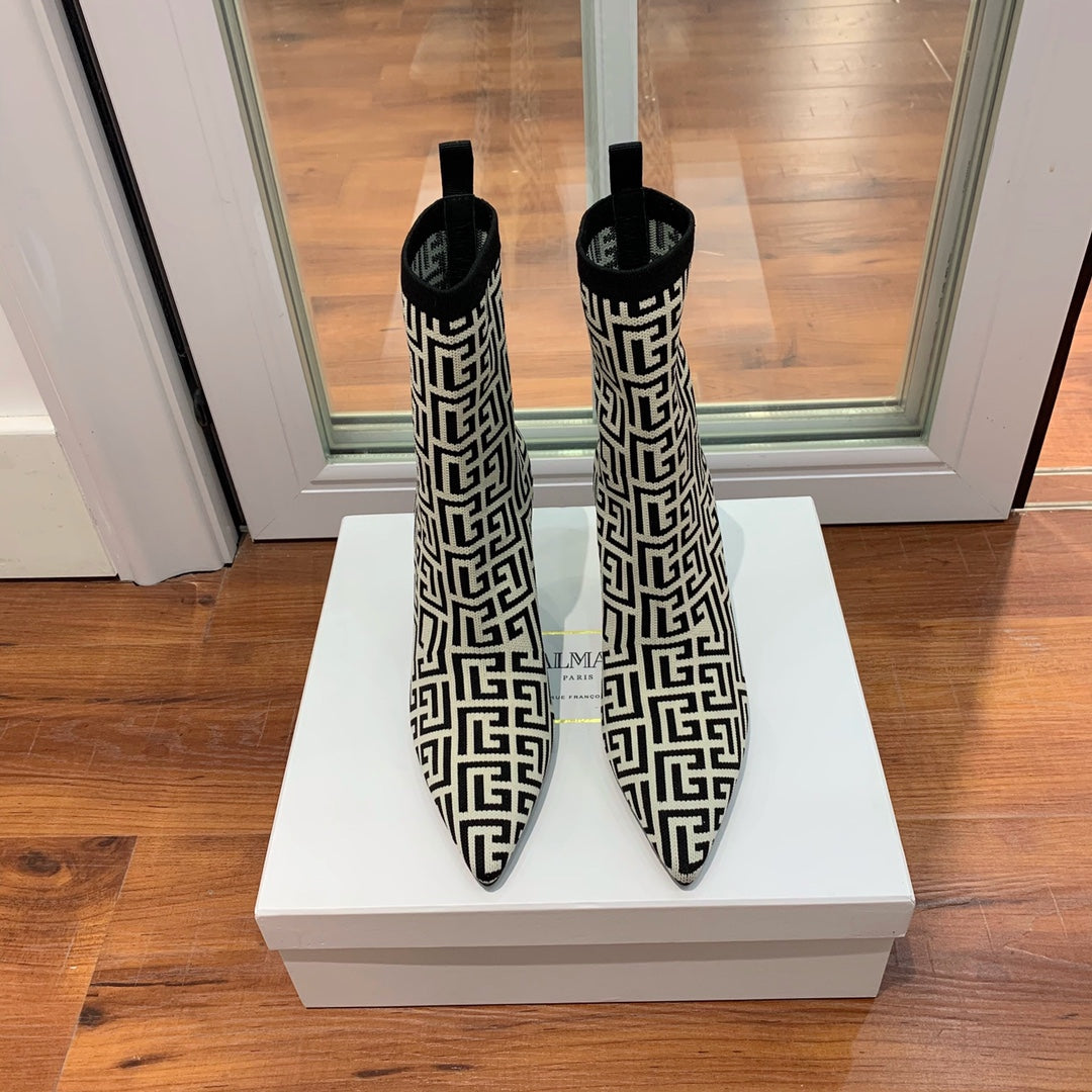 BALMAIN 26S BOOTS 105 MM IN BLACK AND LIGHT BEIGE FLYKNIT STYLE 9