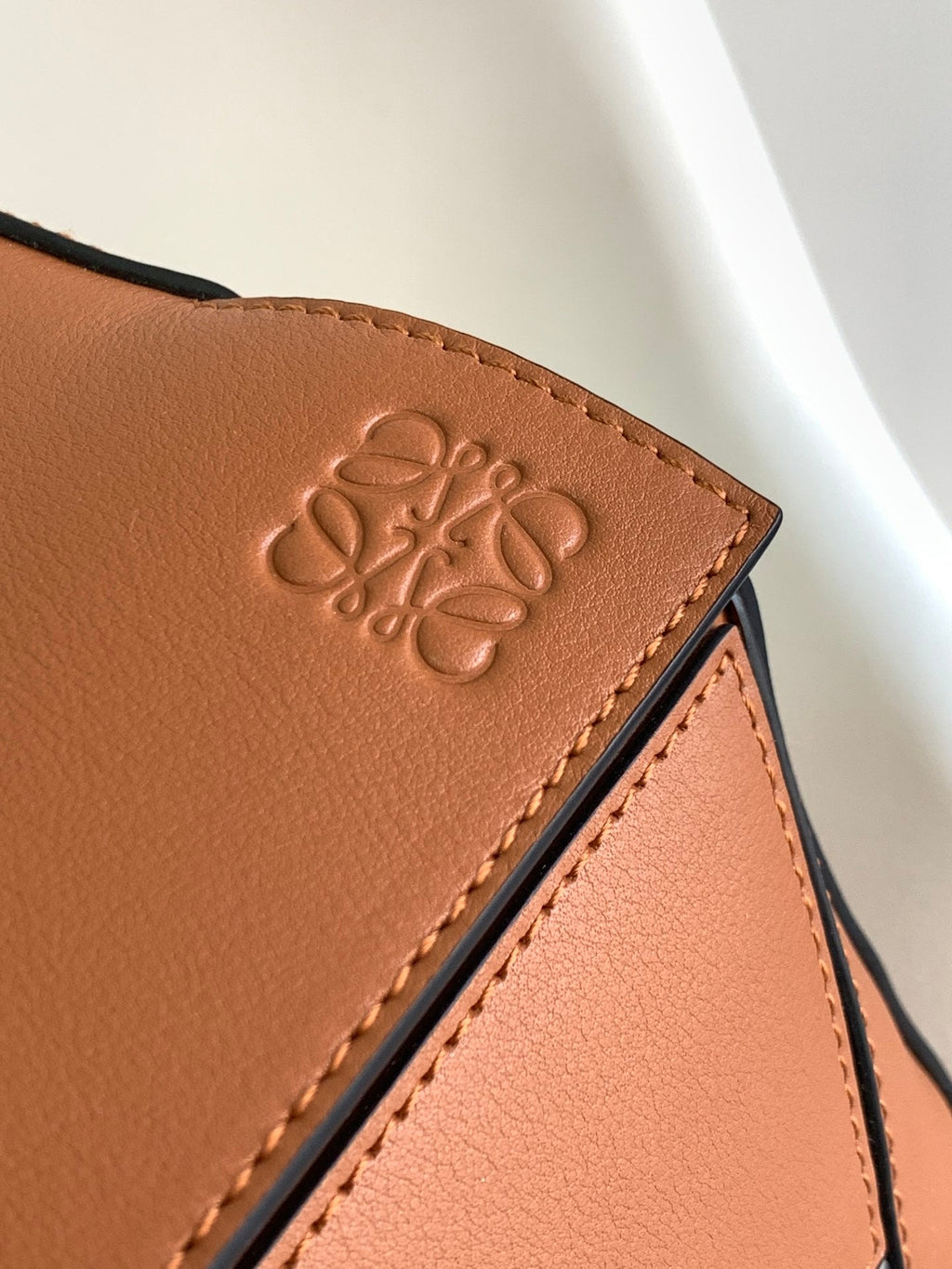 LOEWE 26S PUZZLE EDGE MEDIUM BAG 24 IN ORANGE CALFSKIN