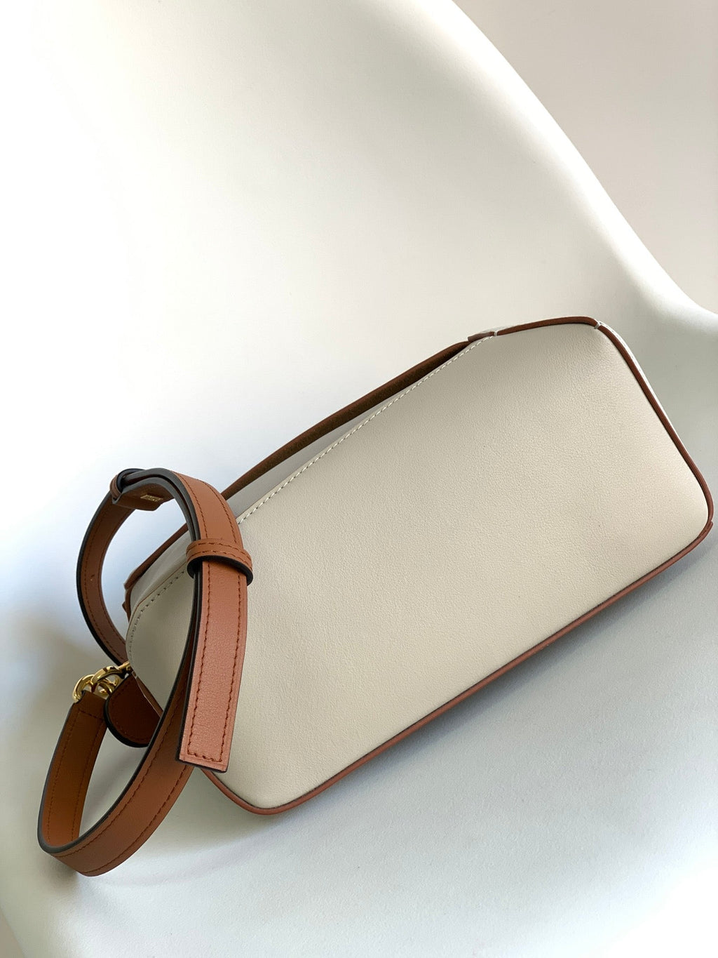 LOEWE 26S PUZZLE EDGE BAG 24 IN LIGHT TAUPE CALFSKIN