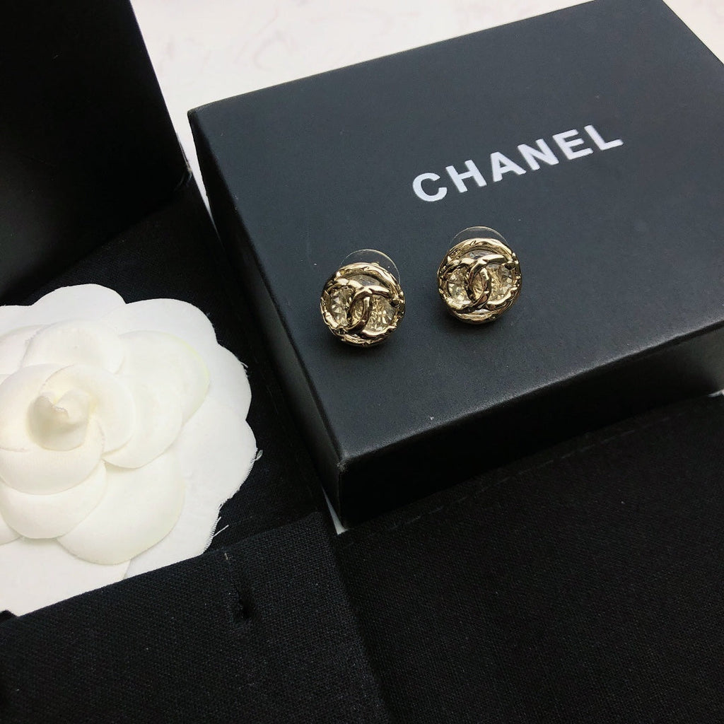 CHANEL 26S DOUBLE C LOGO CRYSTAL CABOCHON STUD EARRINGS IN GOLD METAL 633328